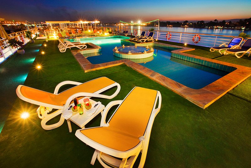 Luxury 7-Night Nile Cruise from Luxor to Aswan and Back